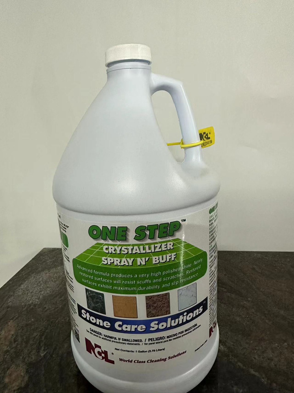 HÓA CHẤT ĐÁNH BÓNG SÀN TRONG MỘT BƯỚC ONE STEP - 1 GALLON (3,8 L)