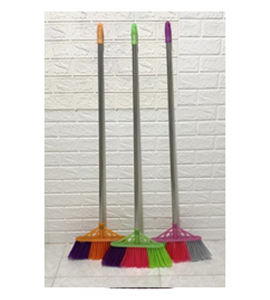 Broom C-019B